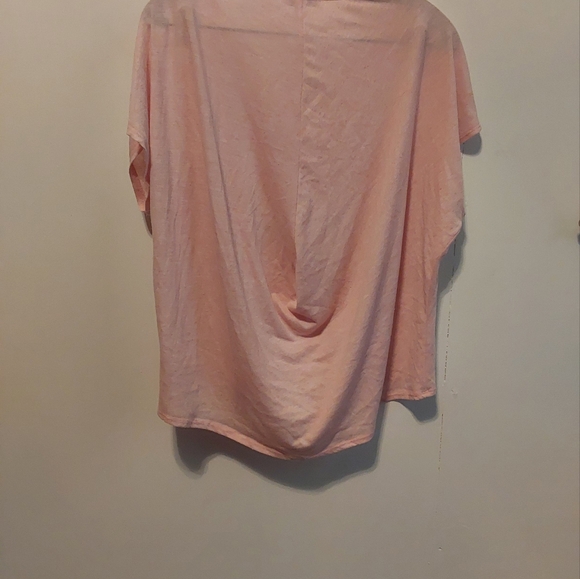 Halston Tshirt - Picture 3 of 3